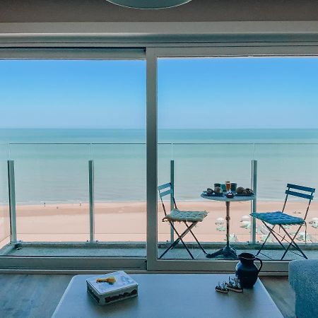 Genieten Van De Vlaamse Kust Met Prachtig Zeezicht De Haan Bagian luar foto