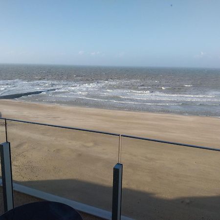 Genieten Van De Vlaamse Kust Met Prachtig Zeezicht De Haan Bagian luar foto