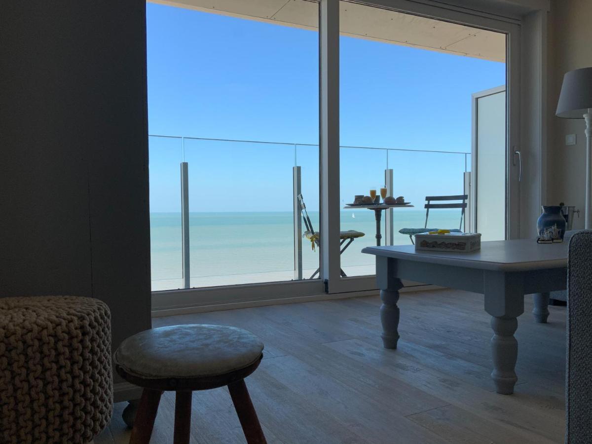 Genieten Van De Vlaamse Kust Met Prachtig Zeezicht De Haan Bagian luar foto